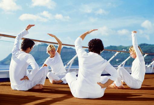 Disfrute de las cubiertas, del mar, de la brisa... del Yoga